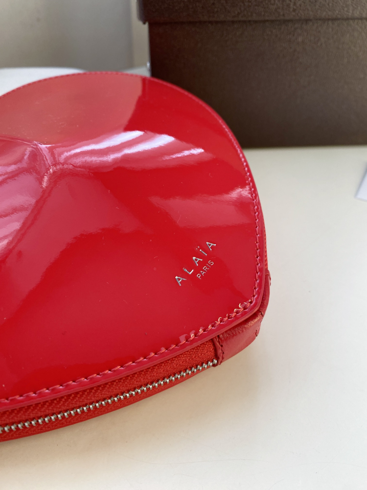 ALAÏA Le Cœur Bag