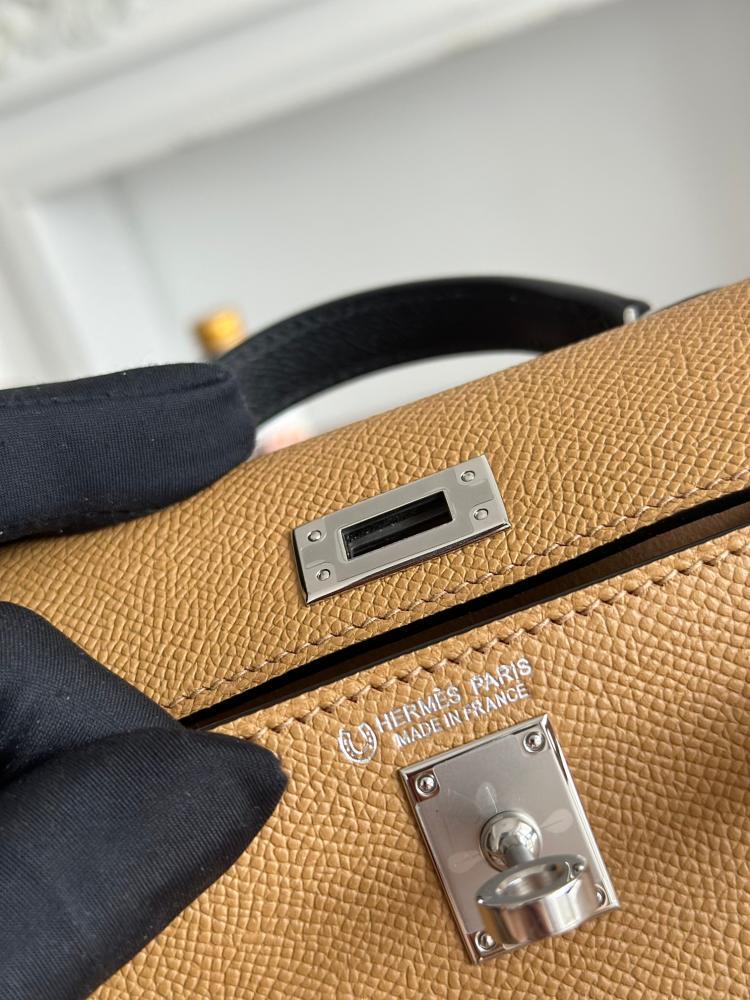 Hermes Mini Kelly II 19 Bag