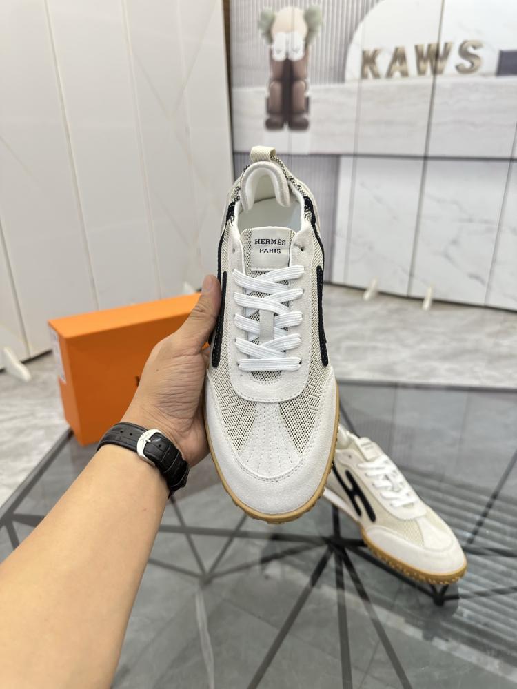 Jet Sneaker