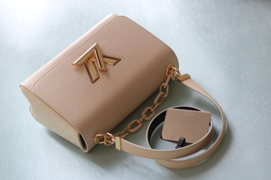 LV Twist Empreinte Chain 23cm