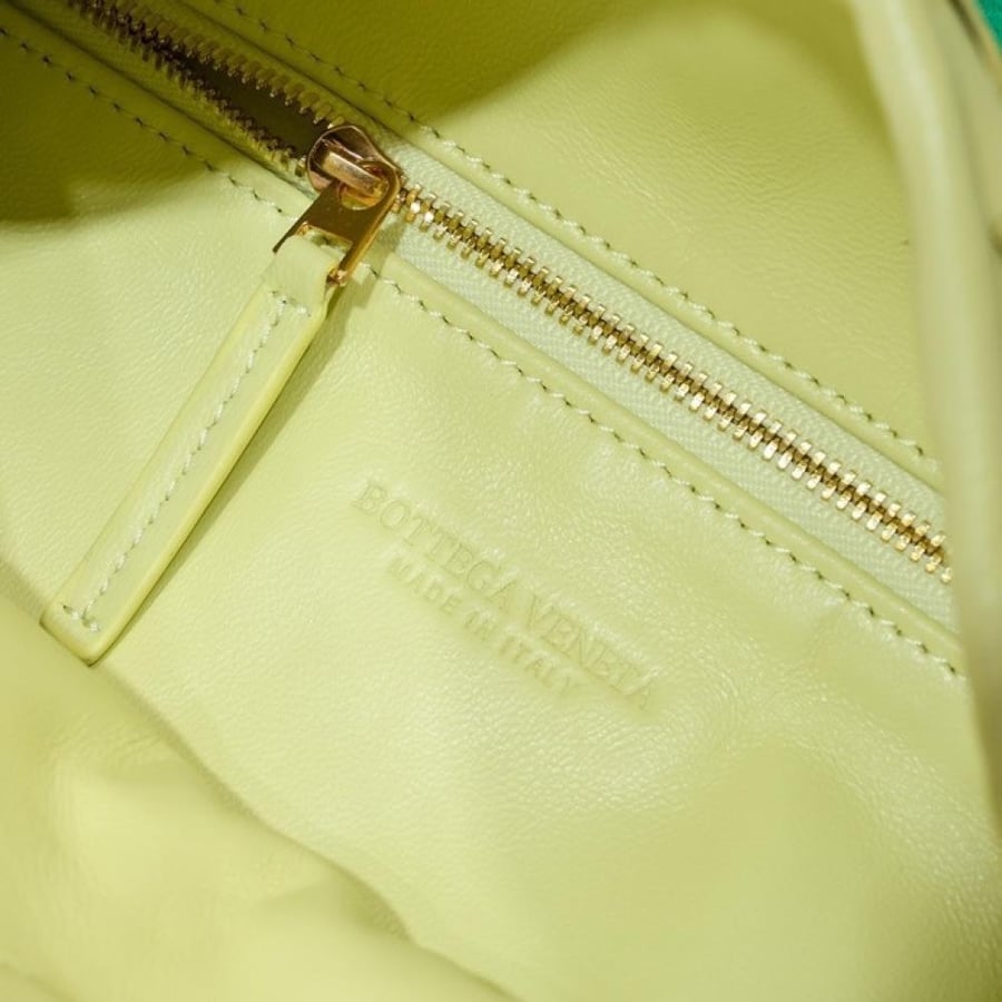 New BV Small Hop Bag 41cm (Leather)
