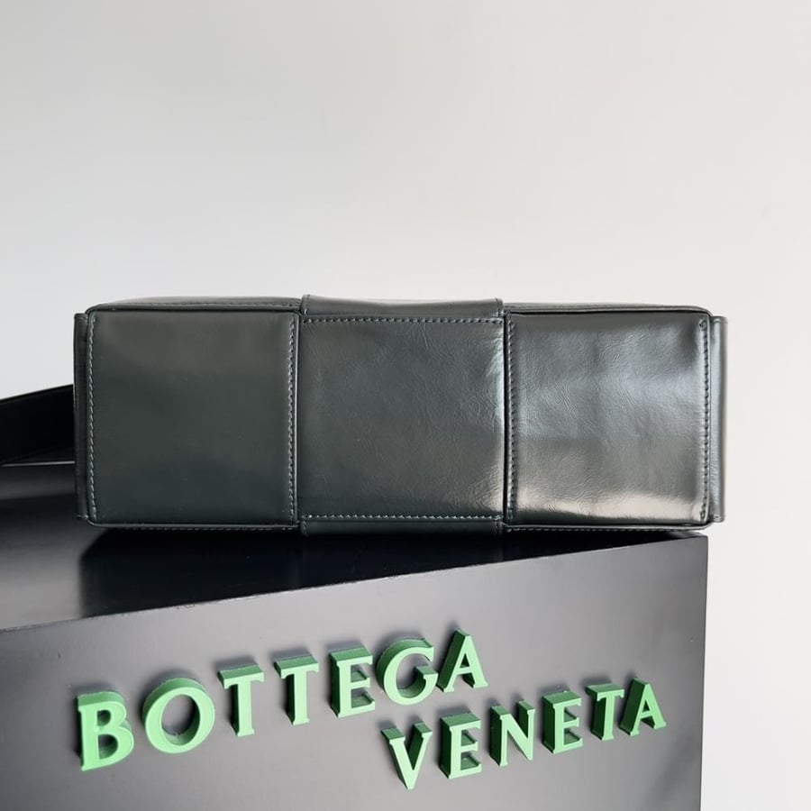 BV Small Arco Camera Bag 28cm