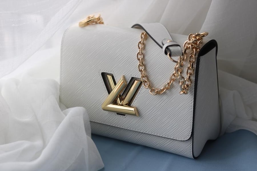 LV Twist Epi Leather 23cm