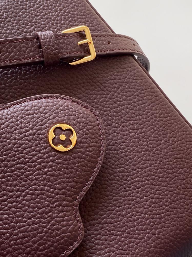 LV Capucines 27cm
