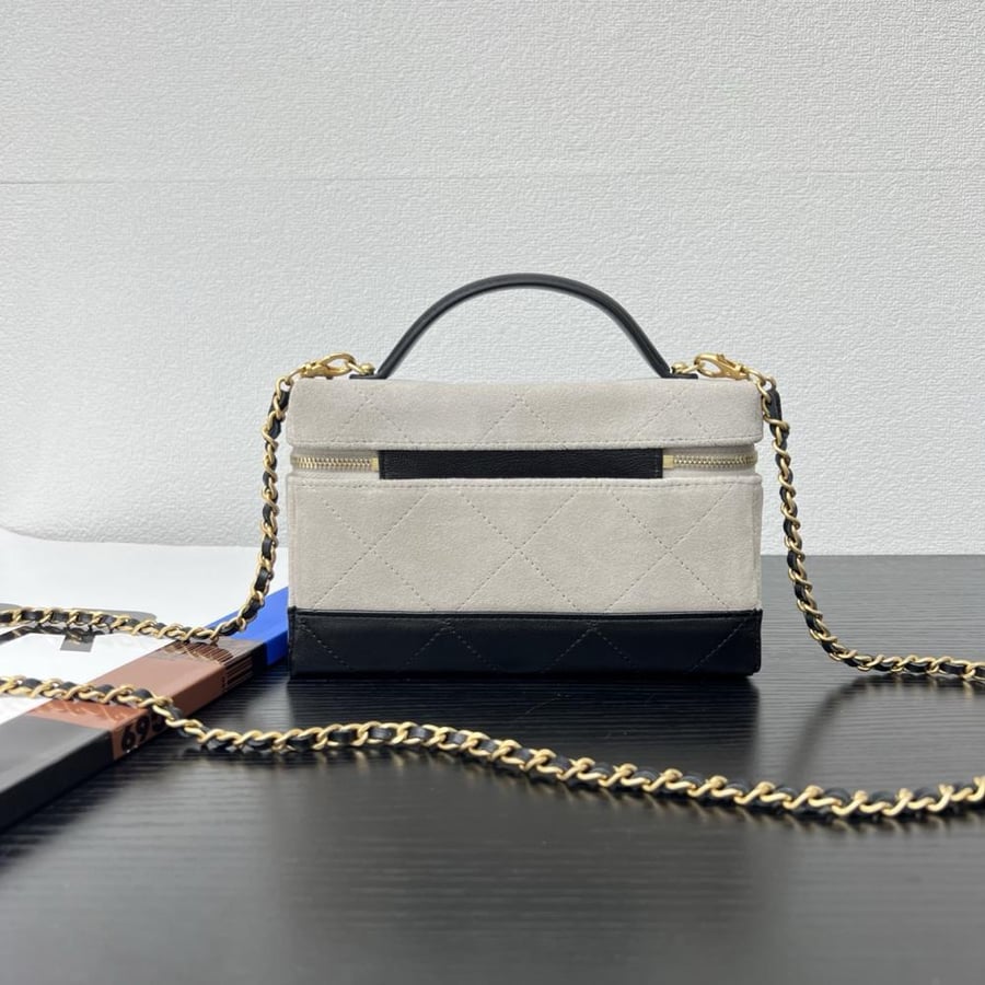 Chanel Mixed-Material Quilted Vanity Case
