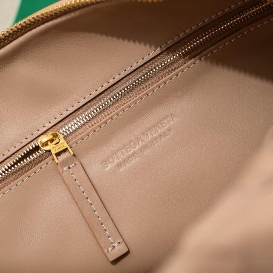 BV Medium Jodie Bag 40cm