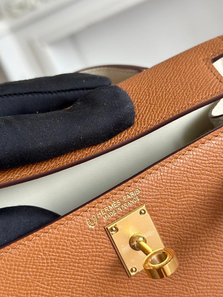 Hermes Mini Kelly II 19 Bag