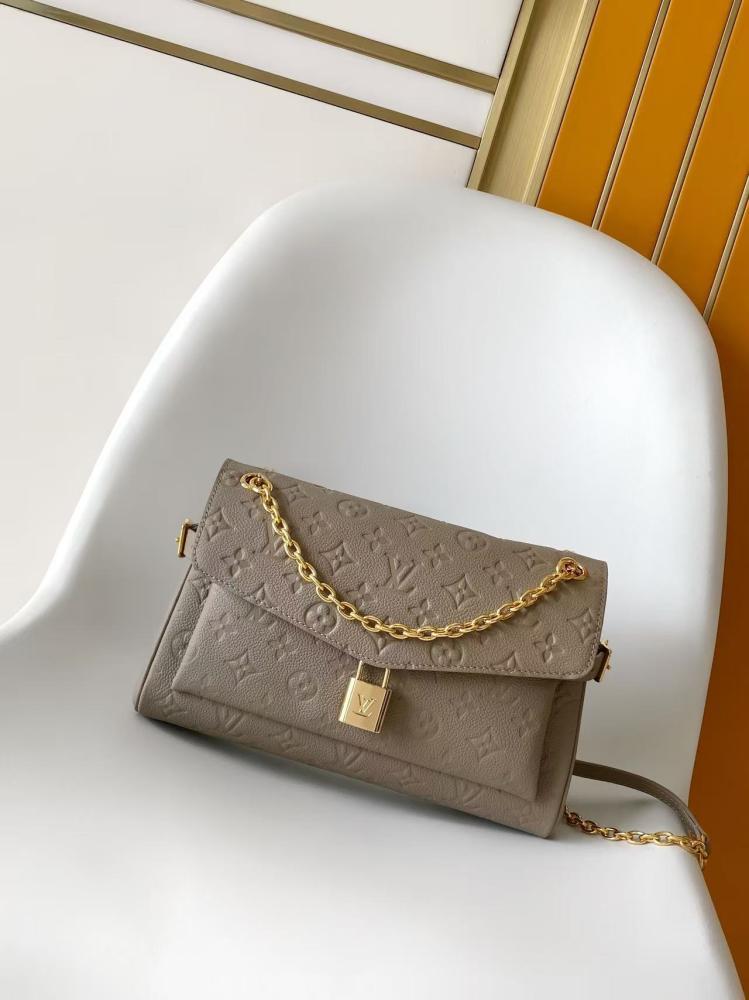 LV Lock Shoulder Bag 29.5*18.5*9.5cm
