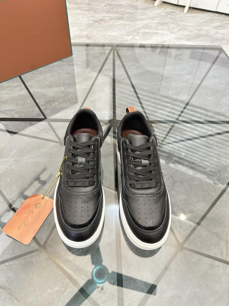 Loro Piana Newport Walk 39-45