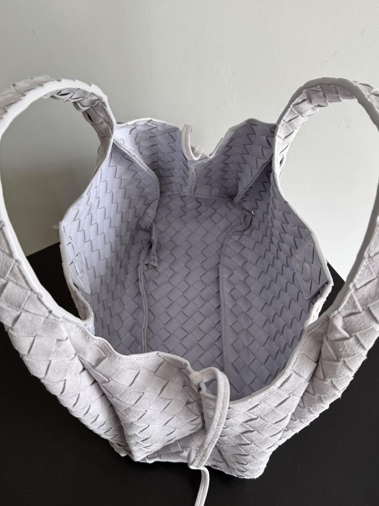 BV Campana Shoulder Bag 33cm
