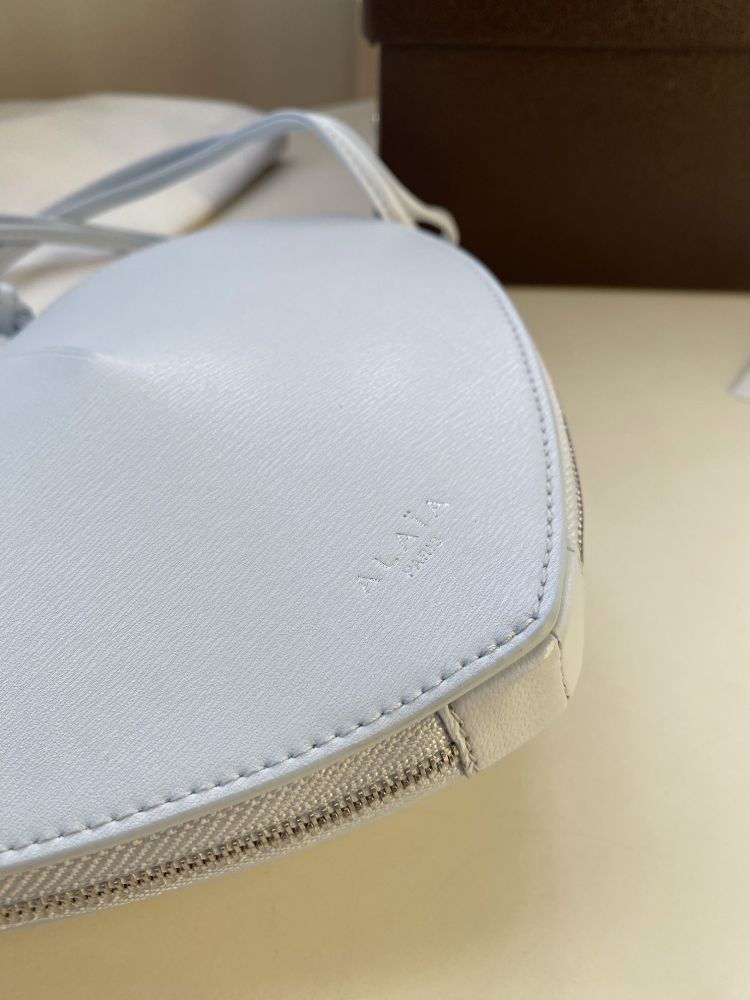 ALAÏA Le Cœur Bag Matte