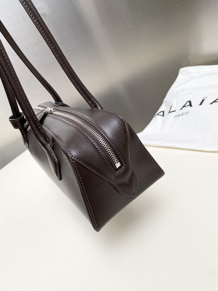 ALAÏA PARIS Le Teckel