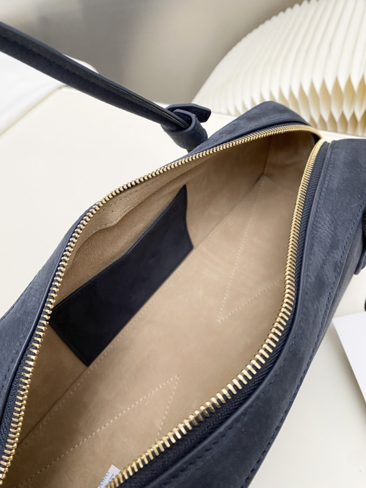 ALAÏA PARIS Le Teckel