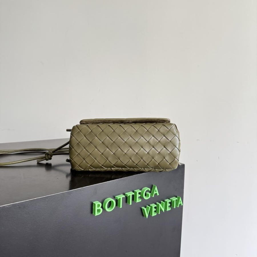 BV Dustbag Shoulder Bag (Suede) 32cm