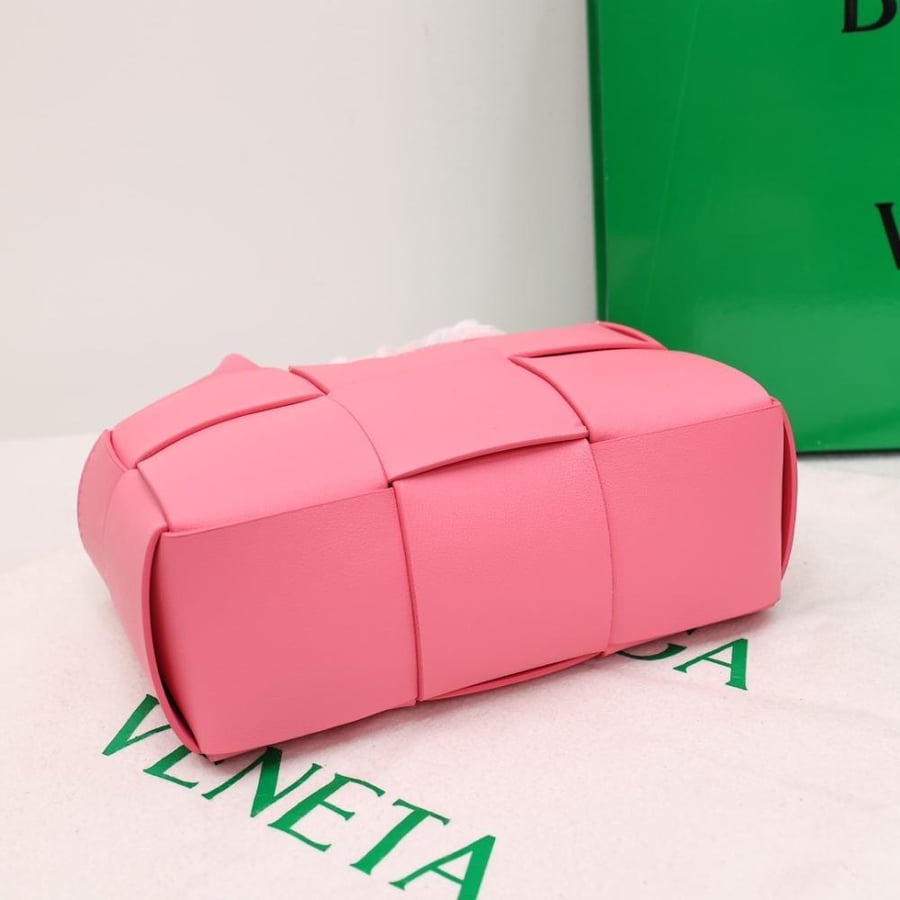 Bottega Veneta Cassette 15-Pint Intrecciato Bag 23cm