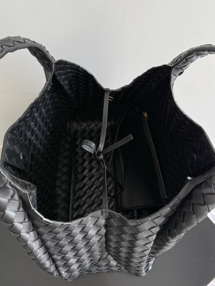 BV Campana Shoulder Bag 39cm