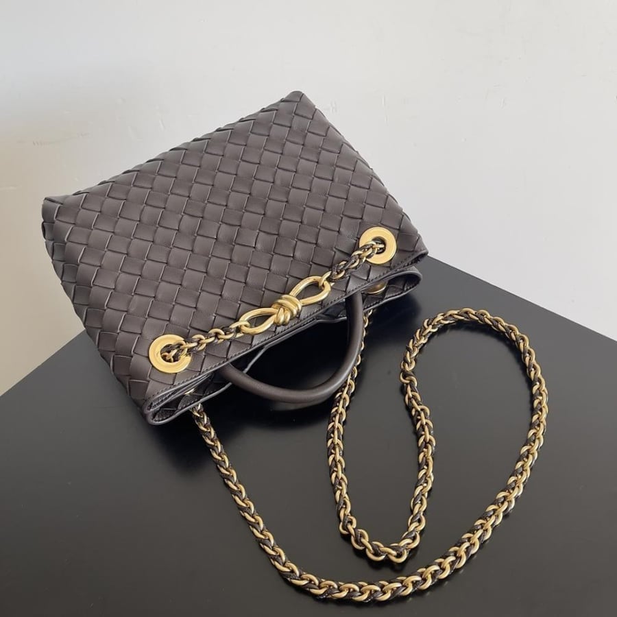 BV Small Andiamo Chain Bag 25cm