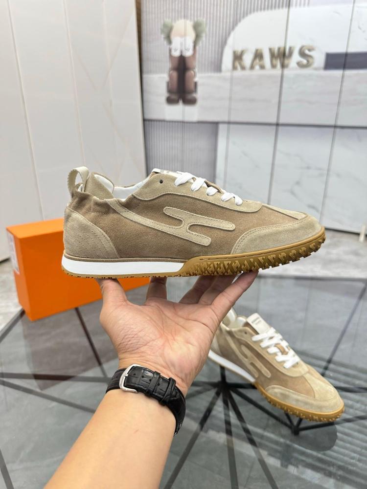 Jet Sneaker