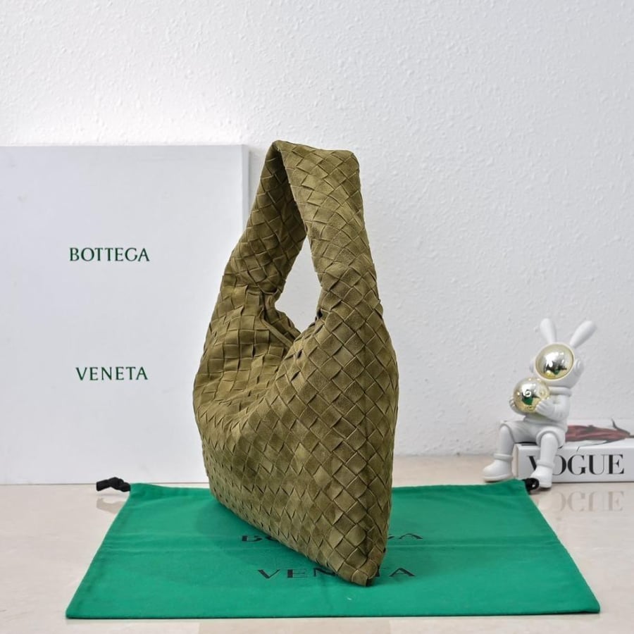 New BV Small Hop Bag 41cm