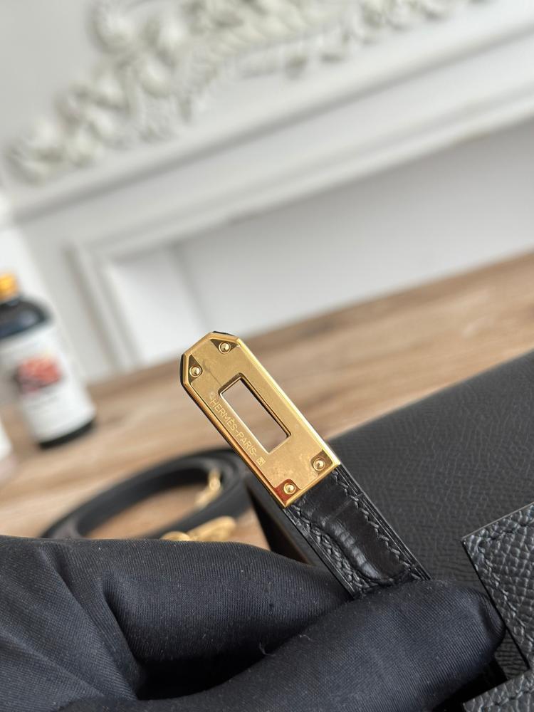 Hermes Mini Kelly II 19 Bag