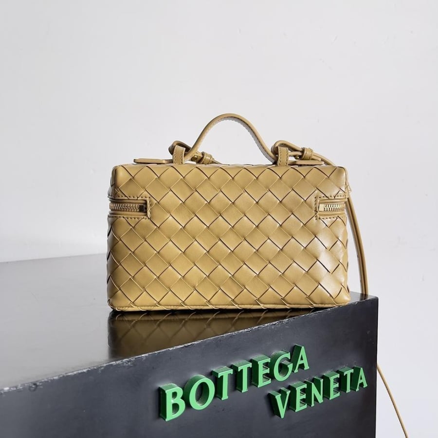 BV Vanity Case Bag 22cm