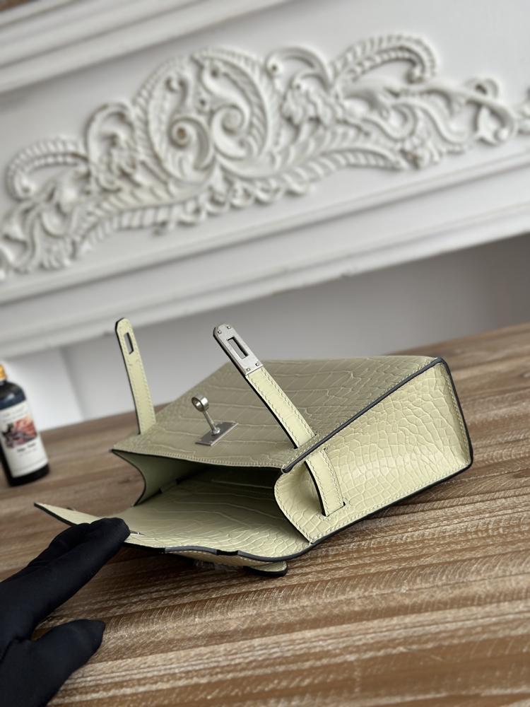 Hermes Kelly Mini Pochette 22cm