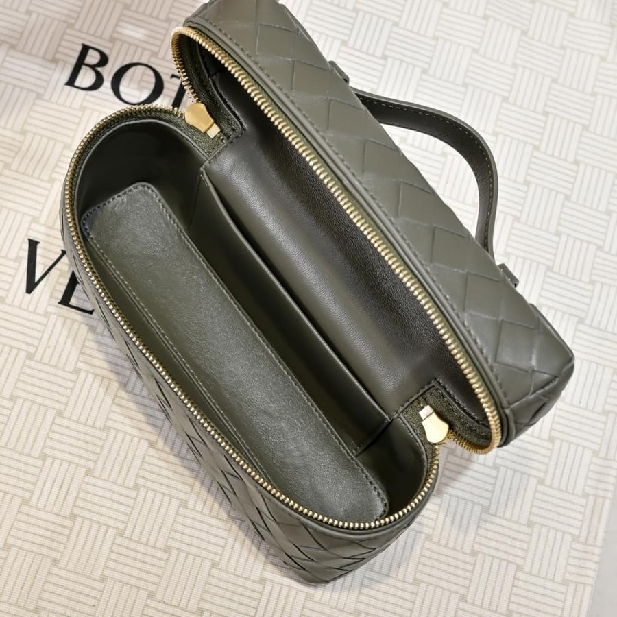 BV Vanity Case Bag 22cm