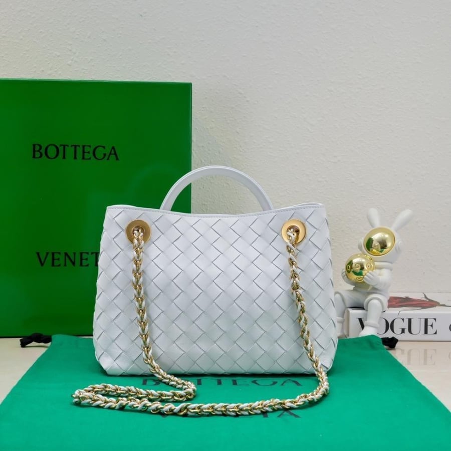 BV Small Andiamo Chain Bag 25cm