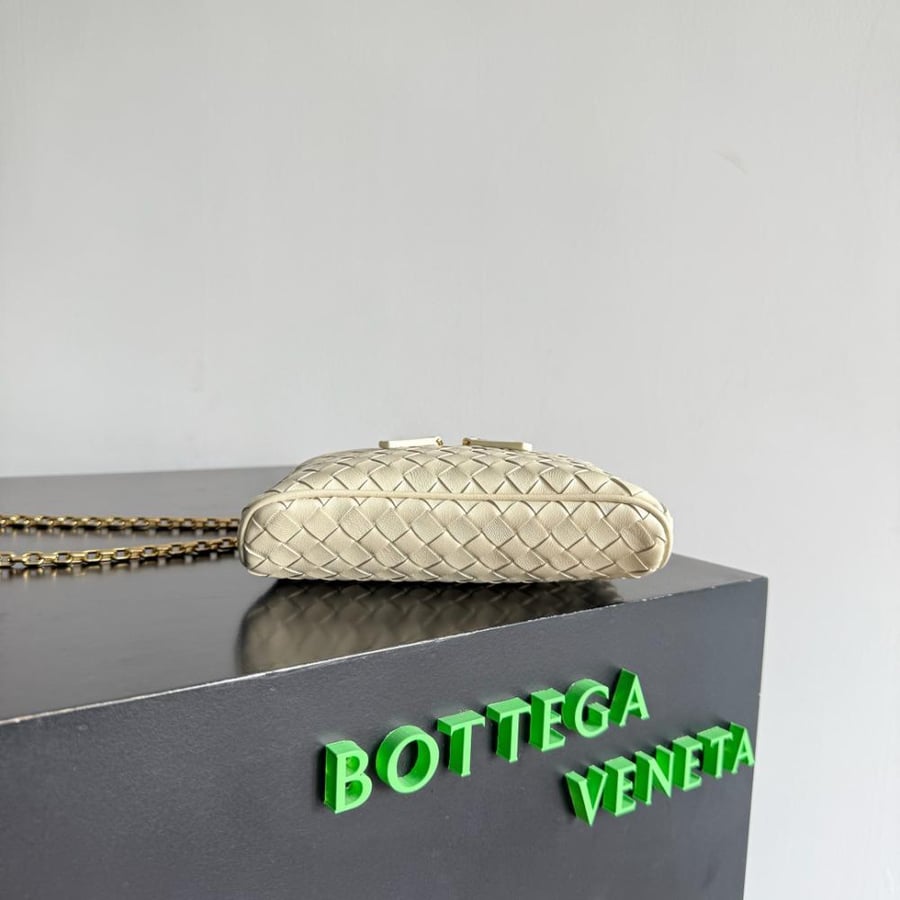 BV Small Soft Vanity Case 19cm