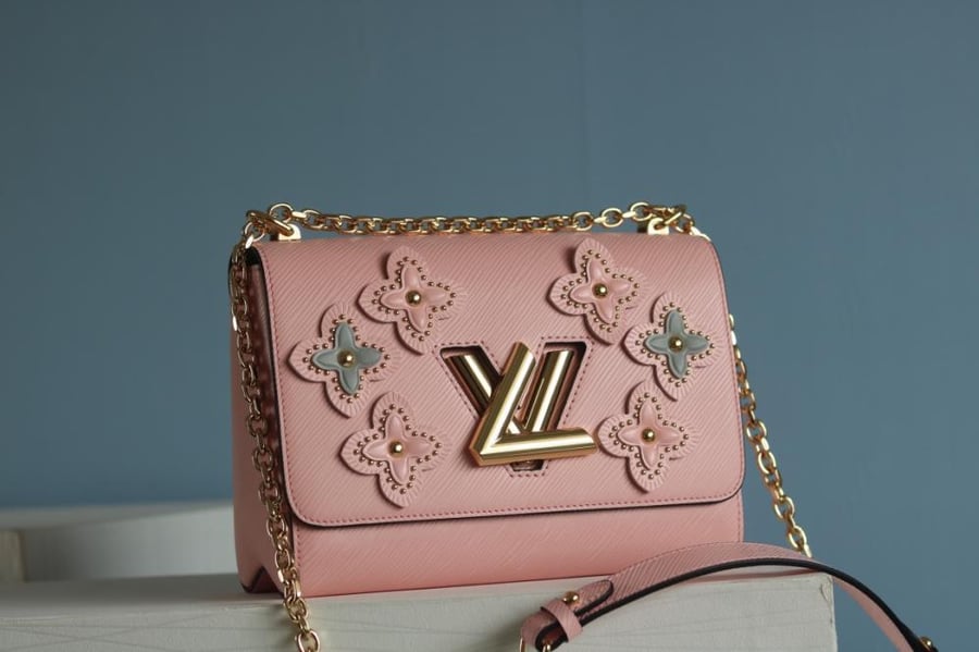LV Twist Embellished 23cm