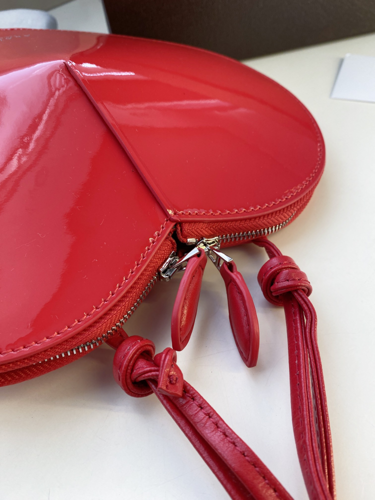 ALAÏA Le Cœur Bag