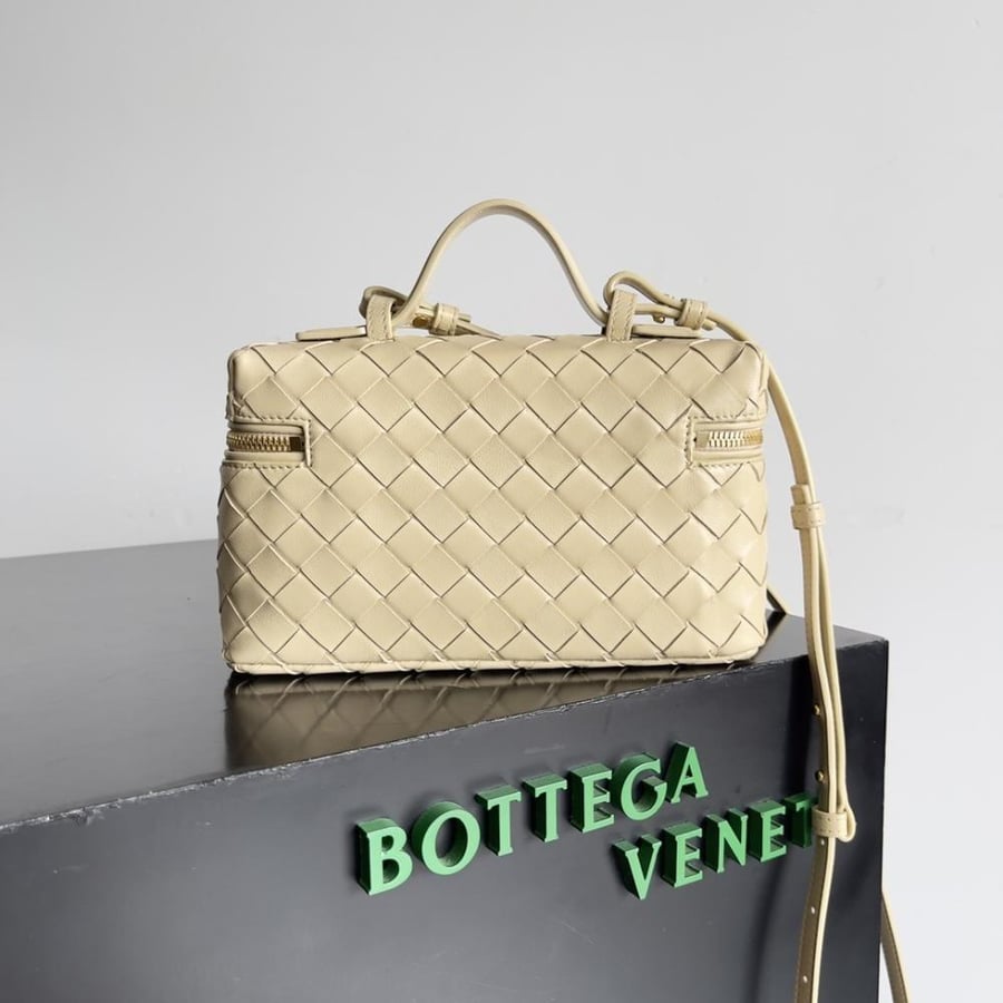 BV Vanity Case Bag 22cm