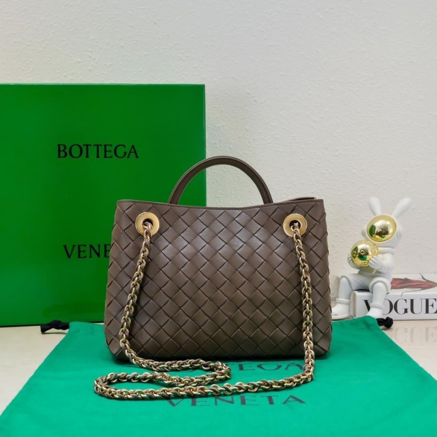 BV Small Andiamo Chain Bag 25cm