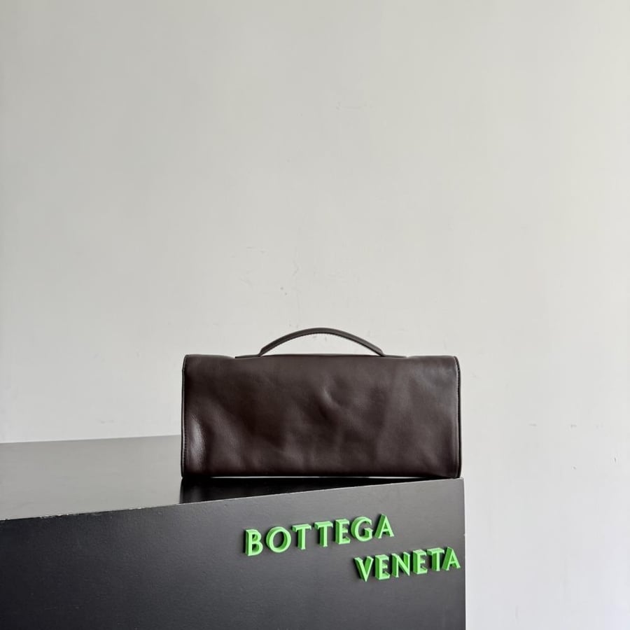 Bottega Veneta Andiamo Clutch 31cm