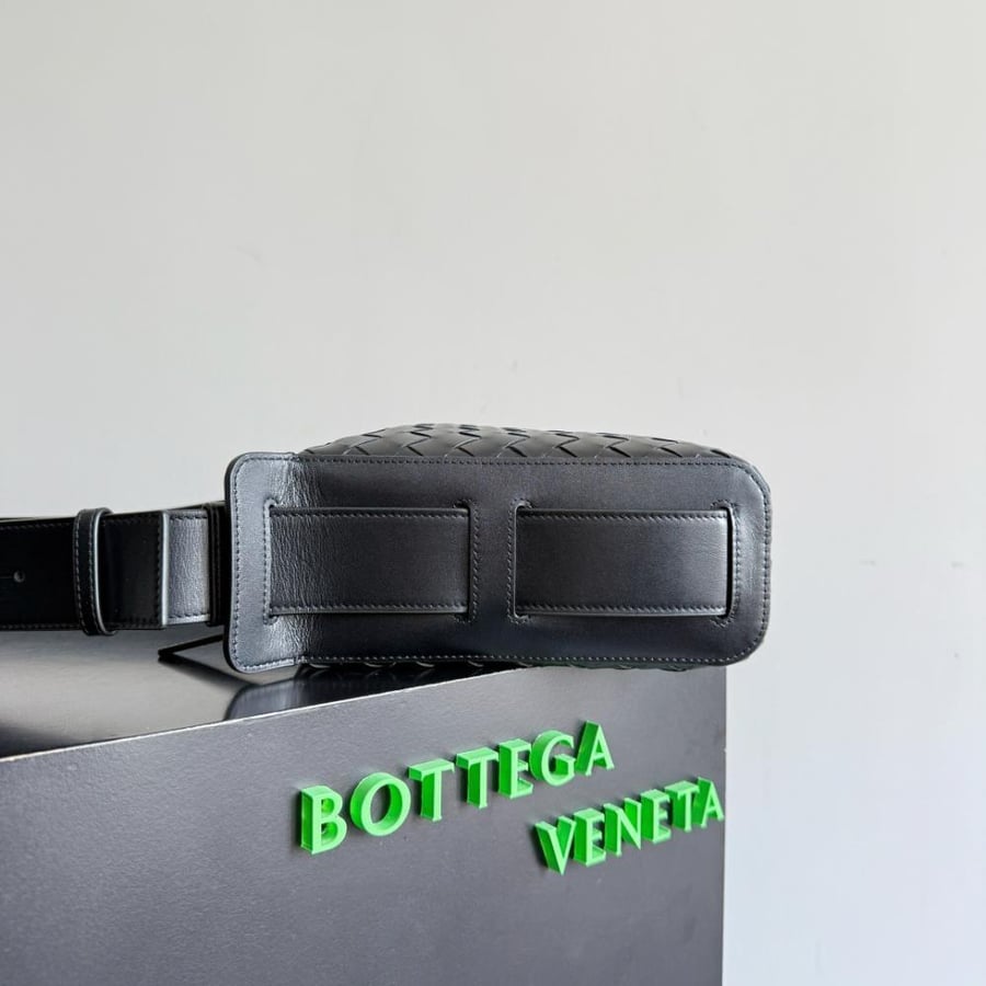 BV Tribeca Woven Tote Bag 30.5209cm