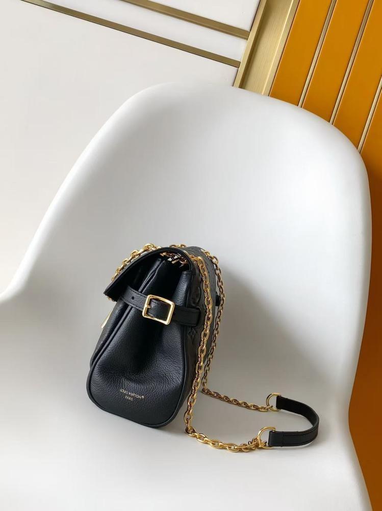 LV Lock Shoulder Bag 29.5*18.5*9.5cm