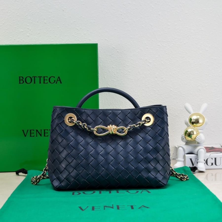 BV Small Andiamo Chain Bag 25cm