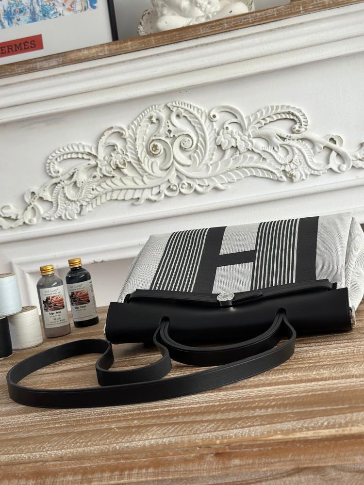 Hermes Herbag Zip 31 (Printed & Patterned Canvas Edition)