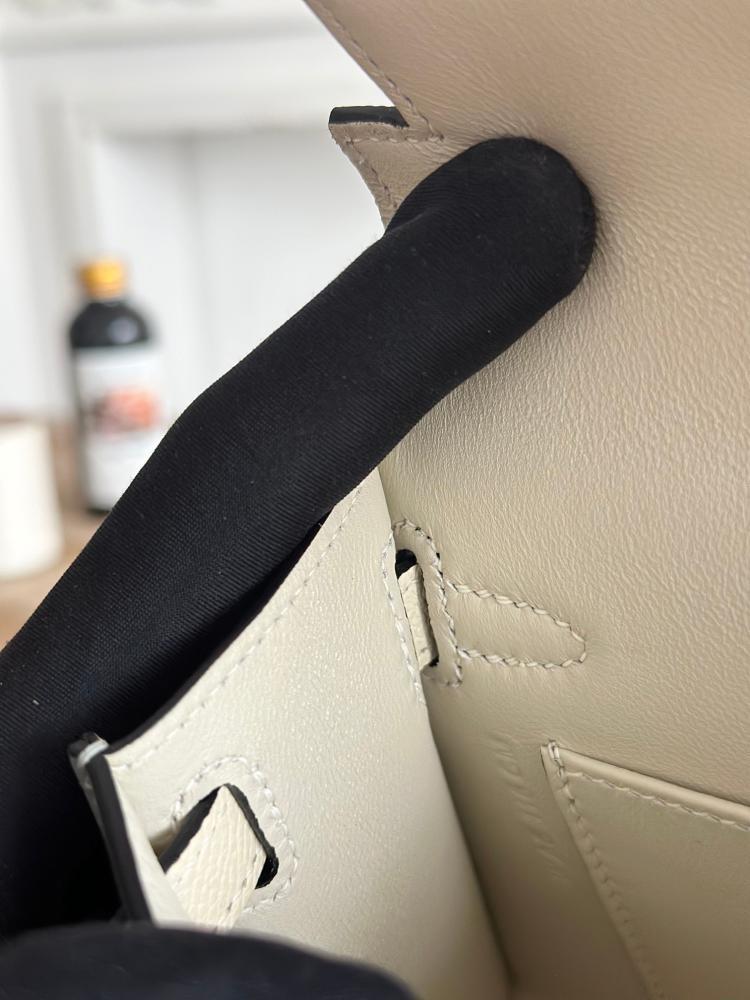 Hermes Mini Kelly II 19 Bag