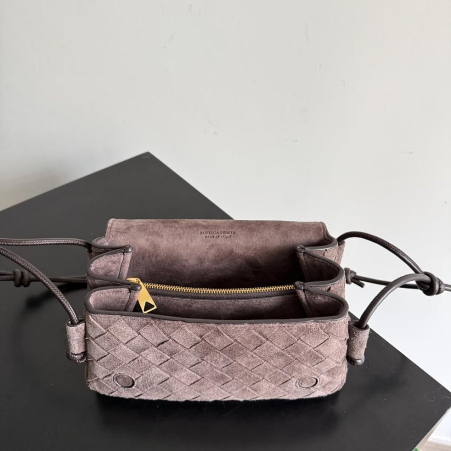BV Dustbag Shoulder Bag (Suede) 32cm