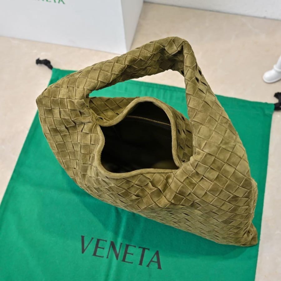 New BV Small Hop Bag 41cm
