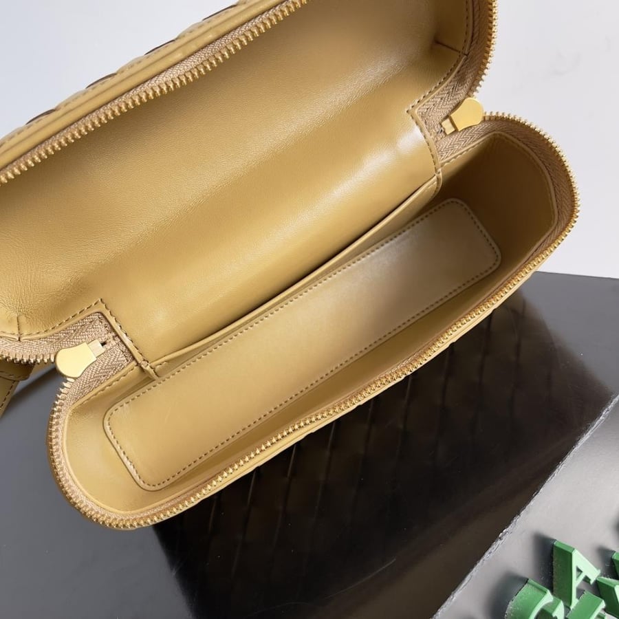 BV Vanity Case Bag 22cm
