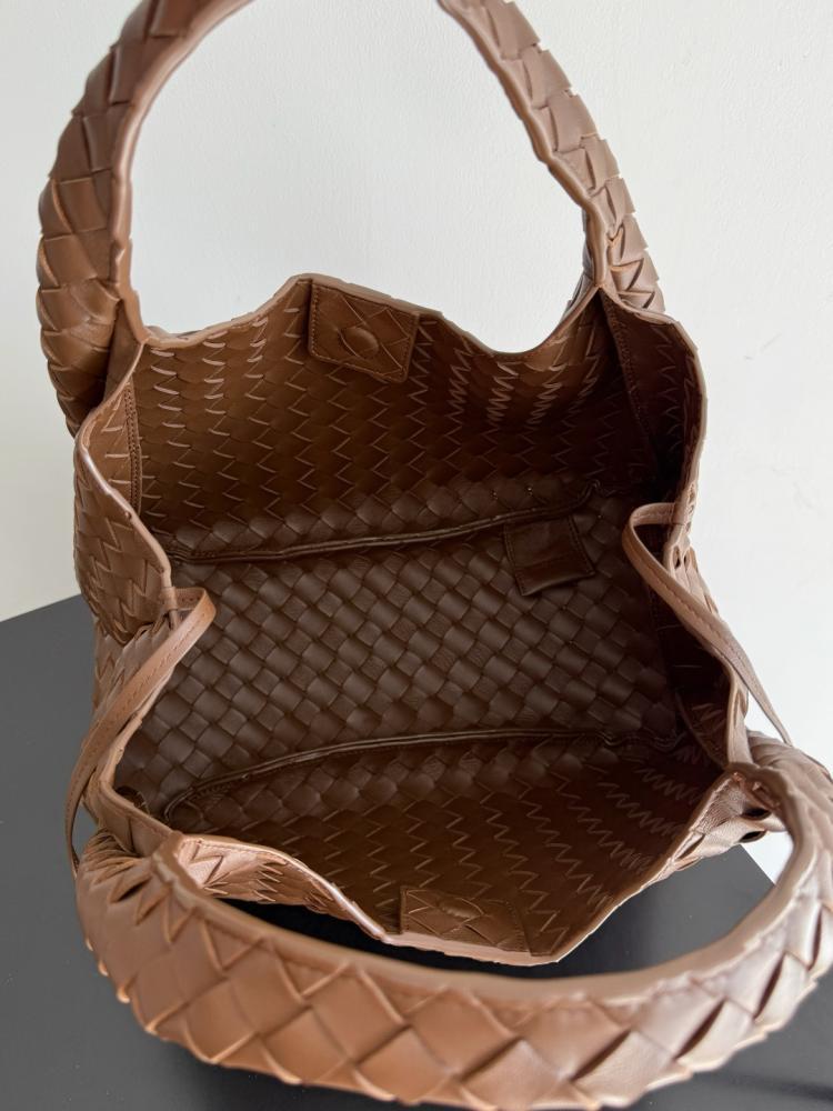 BV Campana Shoulder Bag 33cm