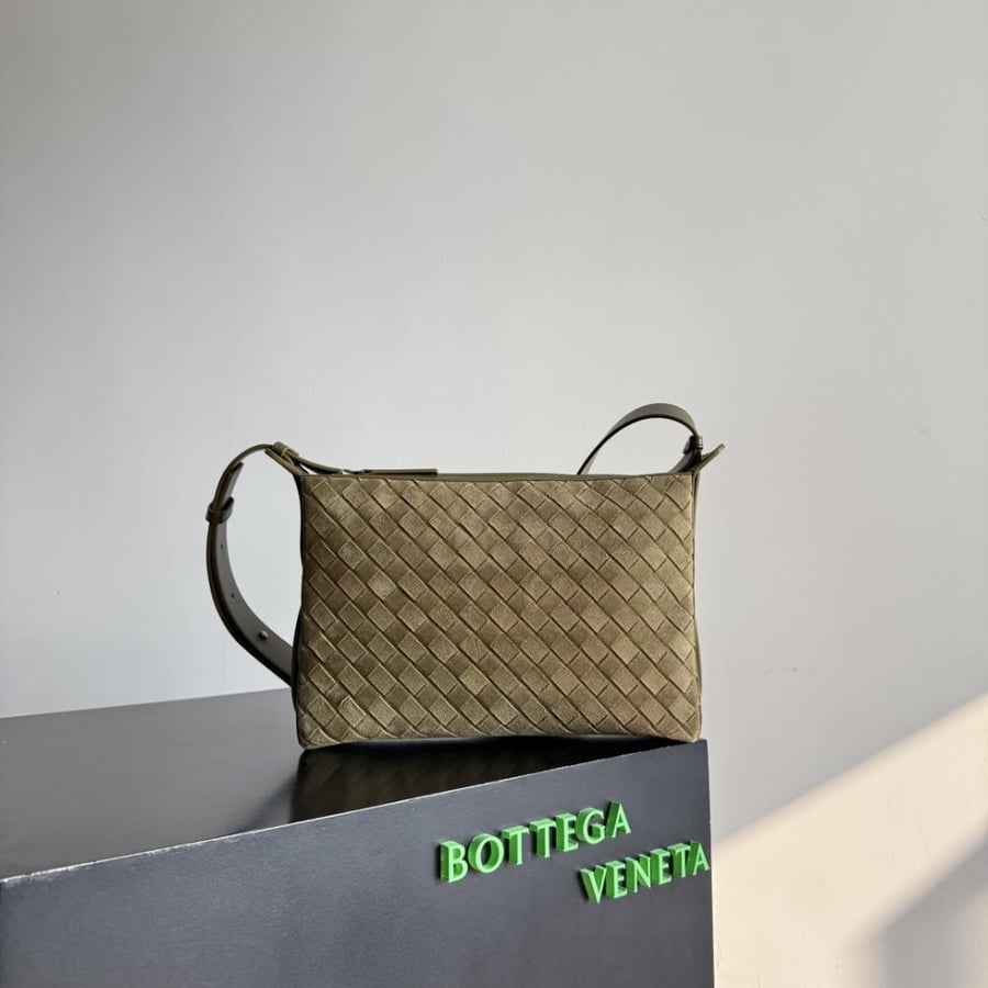 BV Tribeca Woven Tote Bag 30.5209cm