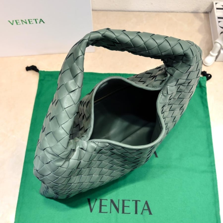 New BV Small Hop Bag 41cm (Leather)