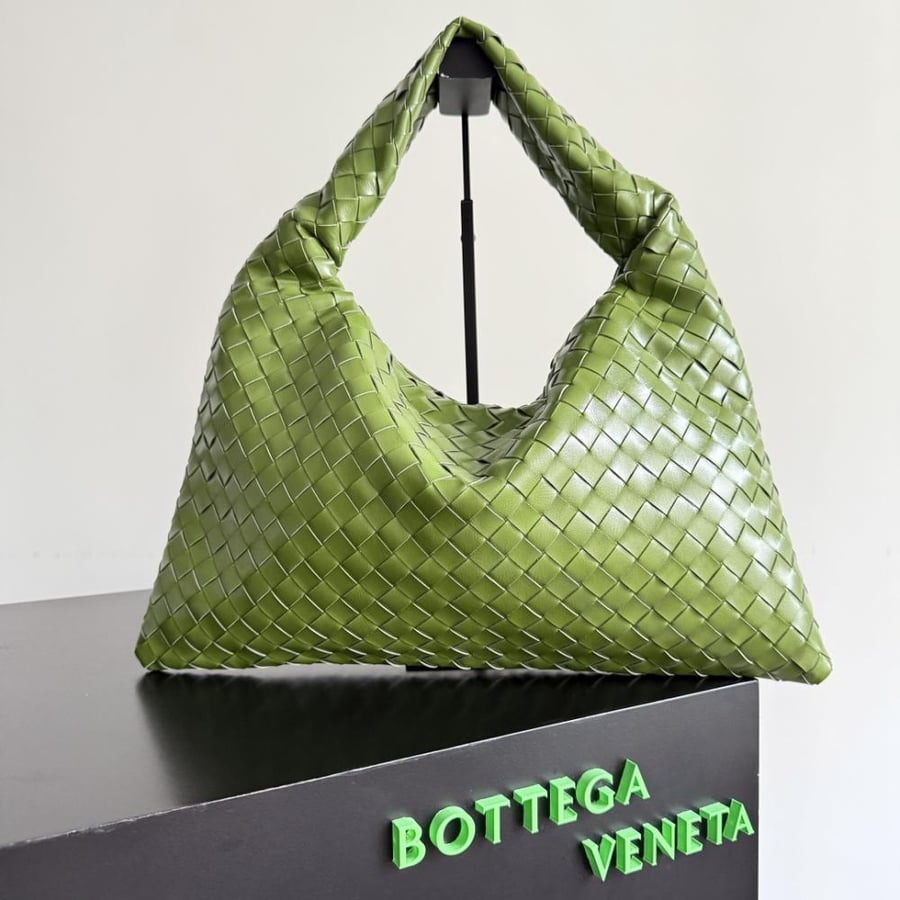 BV New Medium Hop Bag 46cm (Leather)
