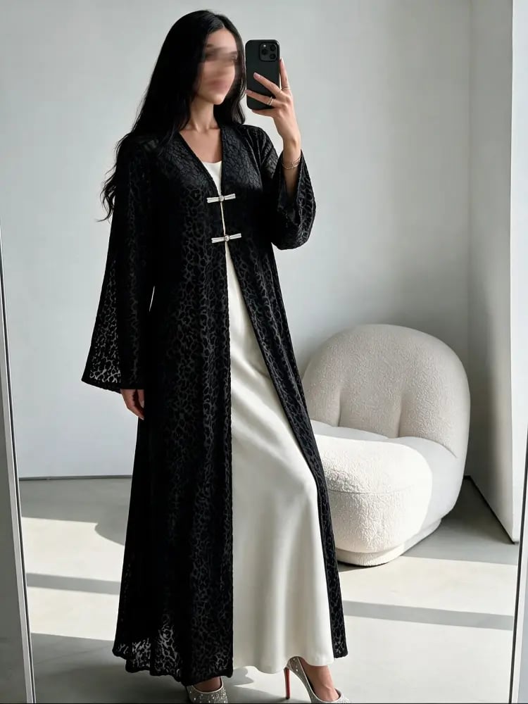 عباية نسائية سوداء