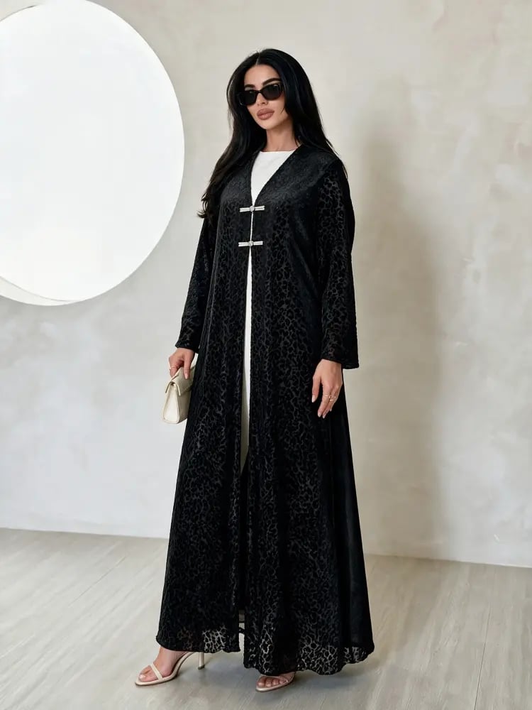 عباية نسائية سوداء