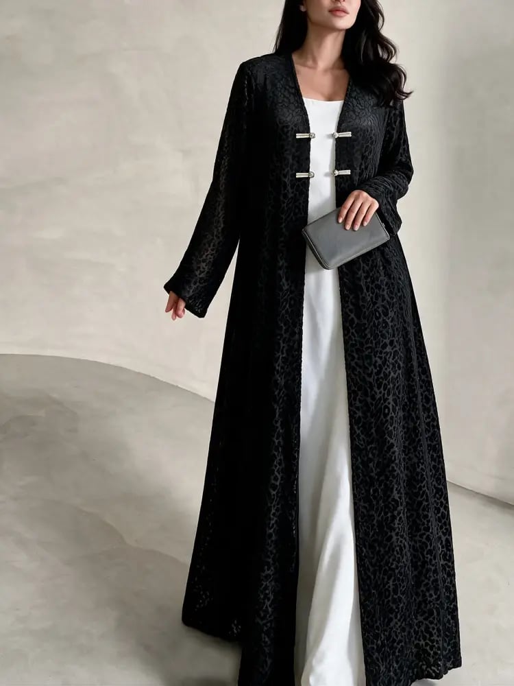عباية نسائية سوداء