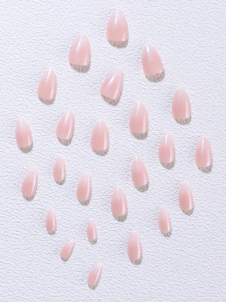 طلاء أظافر جديد